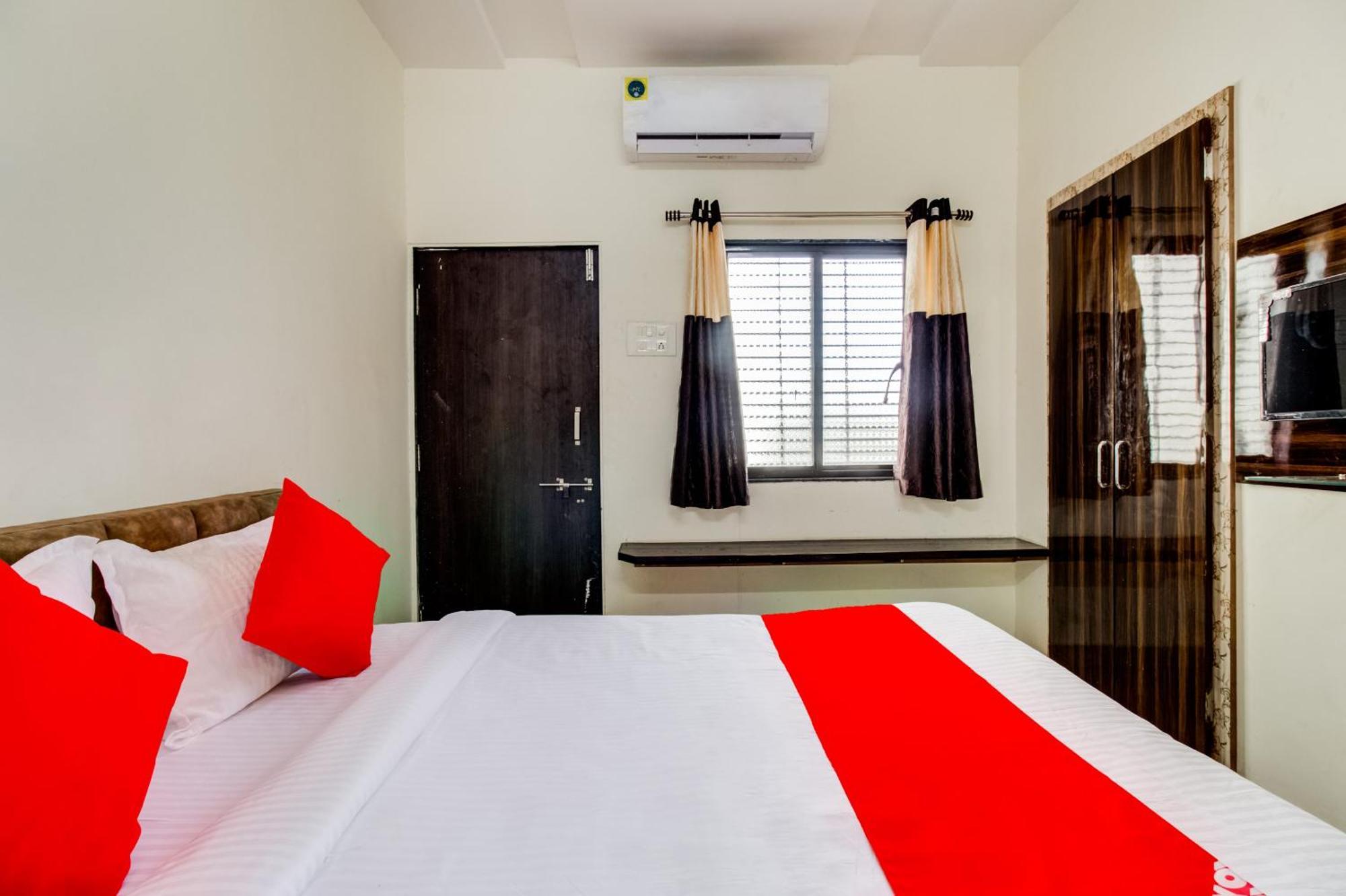 Hotel O City Center Dhule Kültér fotó